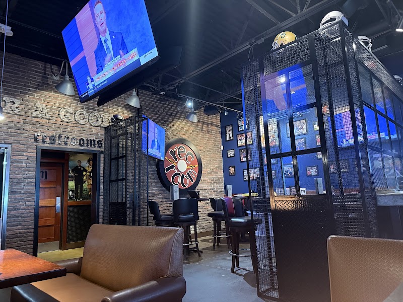 Brick House Tavern + Tap photo 4