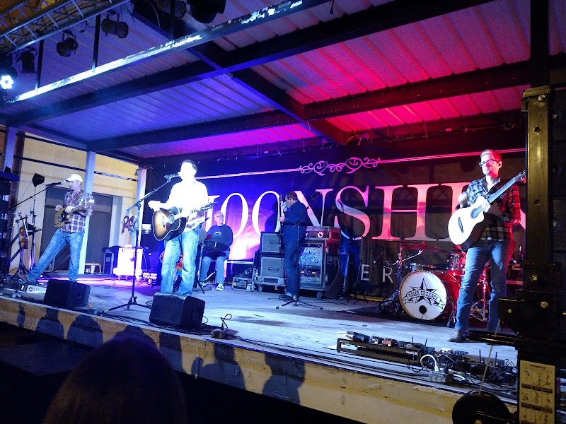 Moonshine Drinkery photo 5