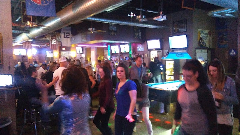 RZ Sports Bar and Grill photo 5