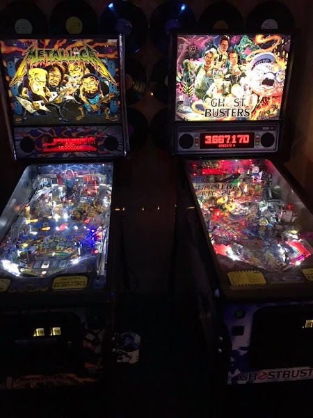 Flippers Tavern photo 3
