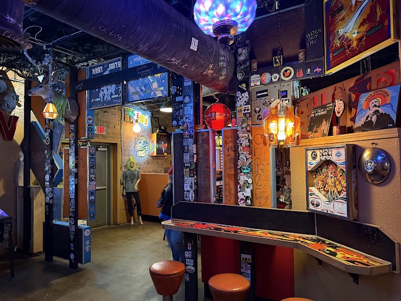 Flippers Tavern photo 4