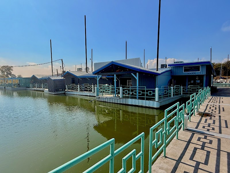 Rockin' S Bar and Grill at Twin Coves Marina photo 3