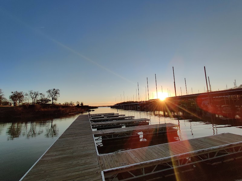 Rockin' S Bar and Grill at Twin Coves Marina photo 4