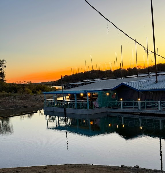Rockin' S Bar and Grill at Twin Coves Marina photo 5