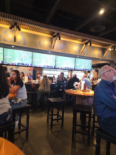 Ojos Locos Sports Cantina (Corpus Christi, TX) photo 4