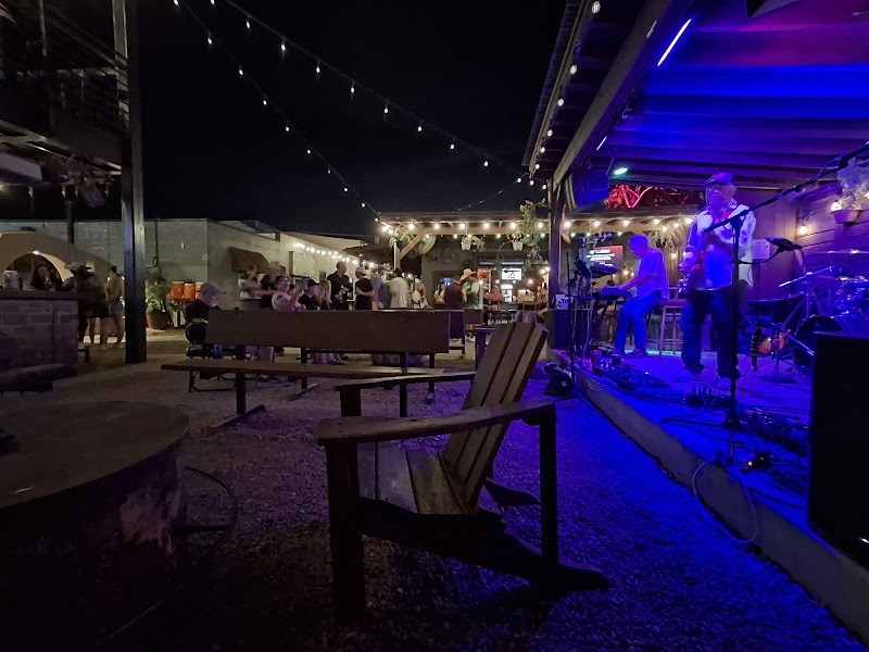 Pour Haus Patio Bar photo 3