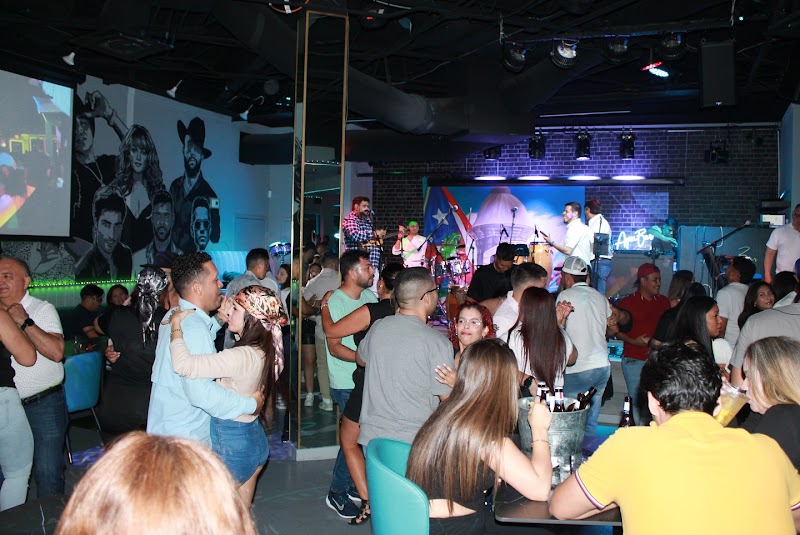 Aqua Bar and Grill photo 3