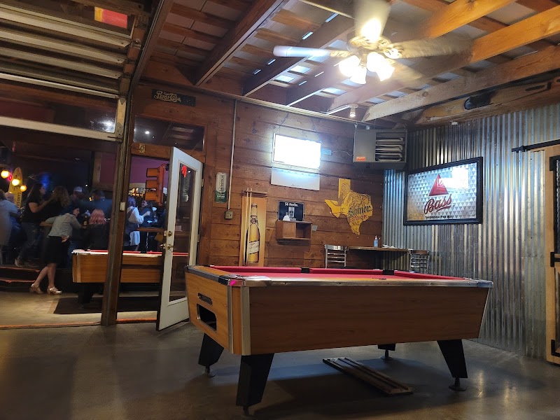 Buc's Bar & Grill photo 4