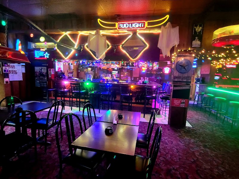Buckles Lounge photo 2