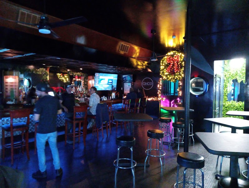 Cinco Dive and Patio photo 5