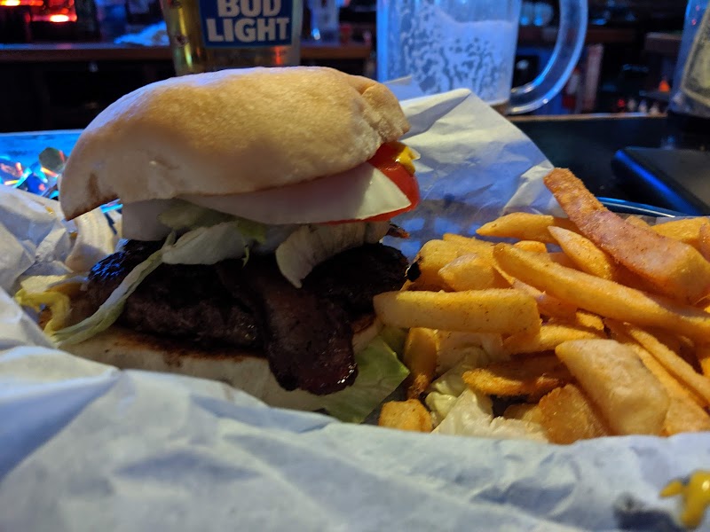 Breakers Sports Bar photo 2