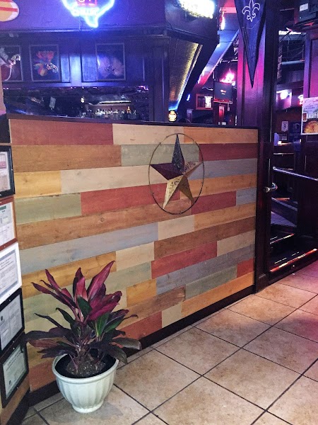 The Quarter Bar & Grill photo 4