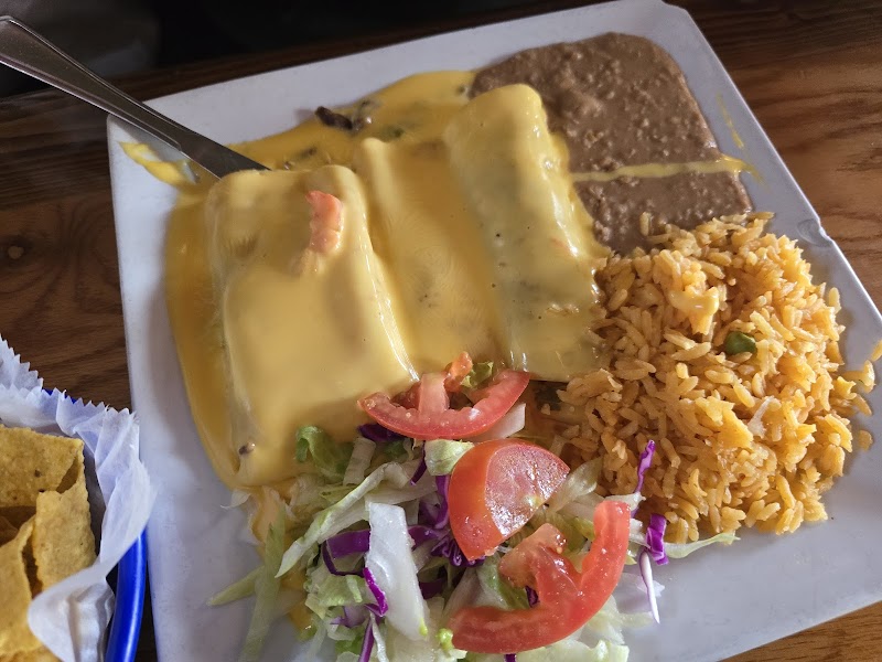 Los Tres Magueyes Cantina & Grill photo 5