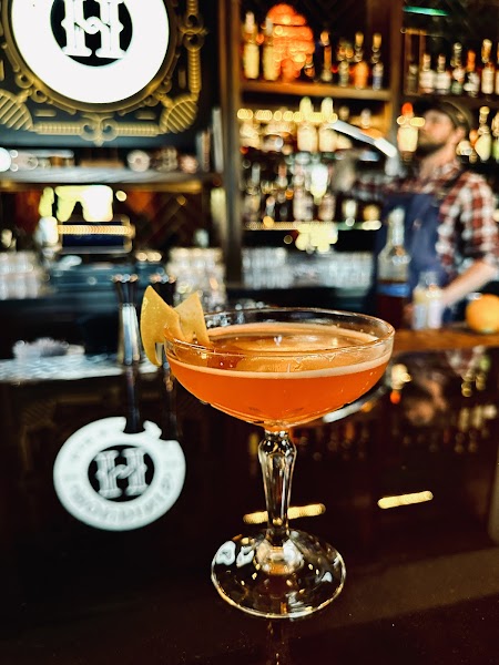 Houdini's Bar & Lounge photo 2
