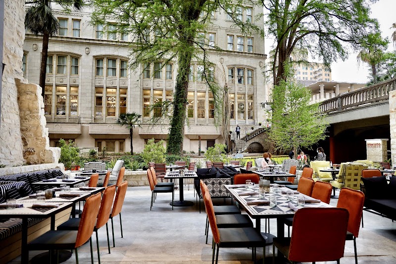 Domingo Restaurant