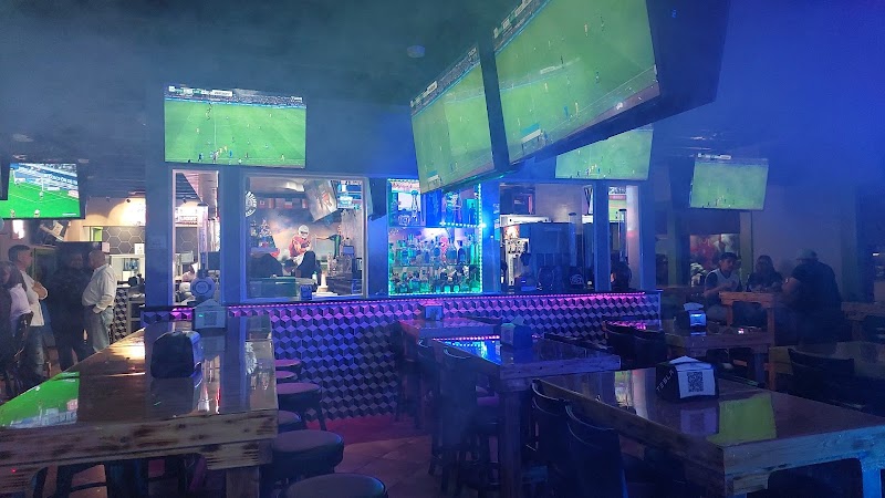 El Estadio Restaurant and Sports Bar photo 3