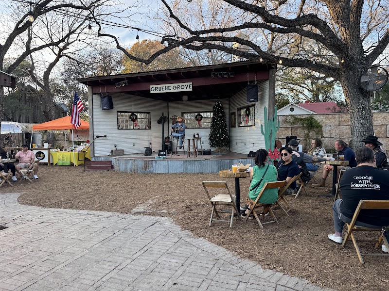 Gruene Grove photo 3