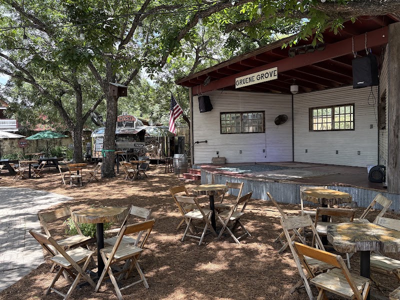 Gruene Grove photo 4