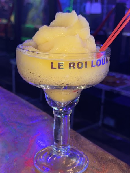 LE ROI LOUNGE AND BAR photo 4