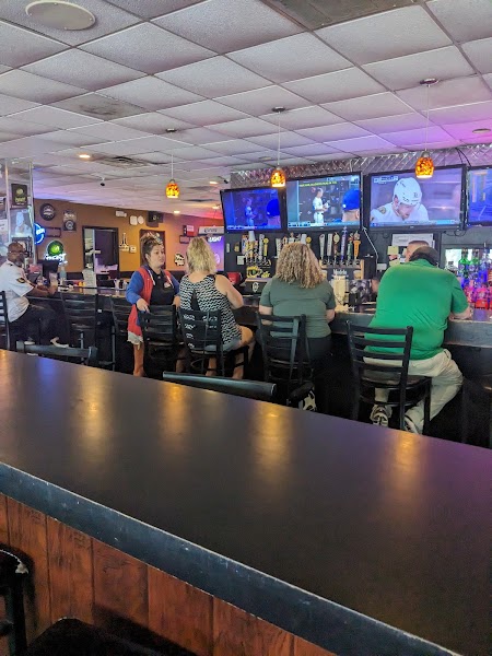 Witten's Grill and Sports Cafe photo 3