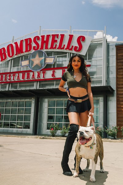 Bombshells photo 3