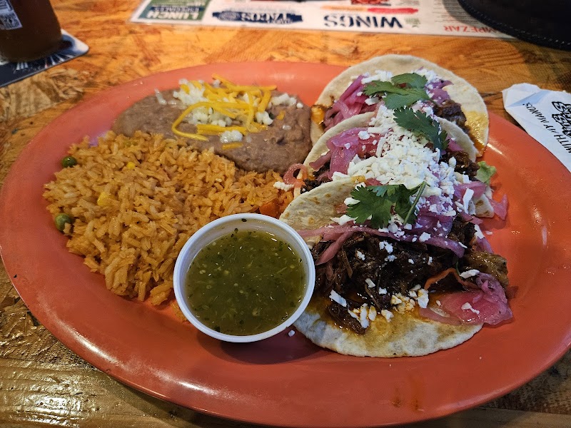 Ojos Locos Sports Cantina (Arlington, TX) photo 2