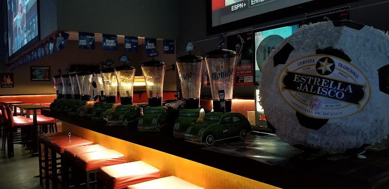 Easy Eight's Sports Bar & Social Club photo 4