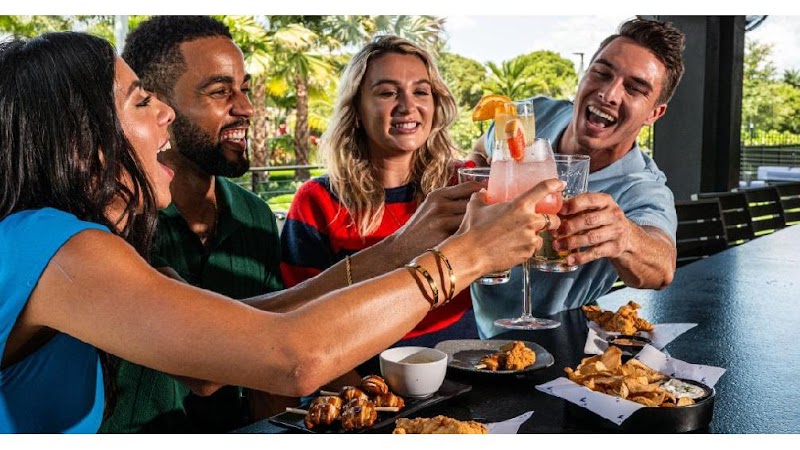 BarTenders Eatery photo 2
