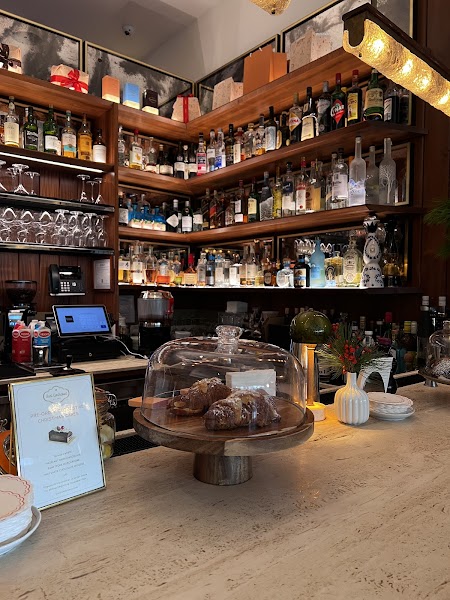 Sant Ambroeus East Hampton photo 4