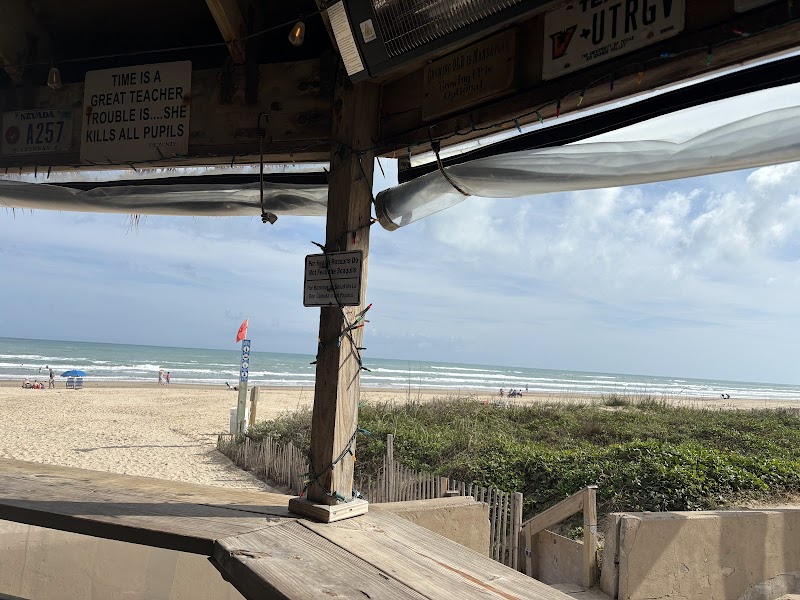 Wanna Wanna Inn Beach Bar & Grill photo 3