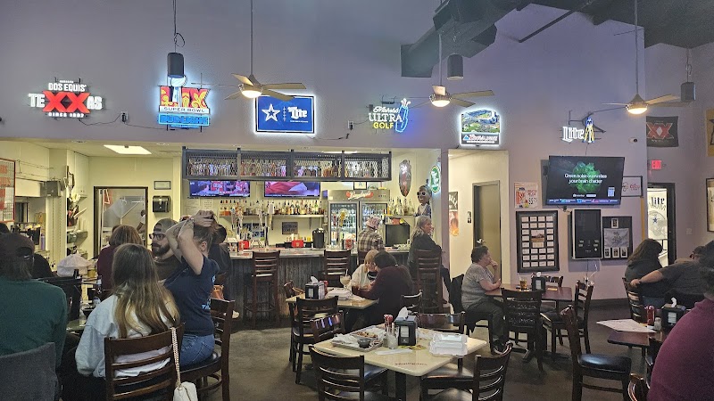 Mulligans Sports Bar , Grill and Golf photo 5