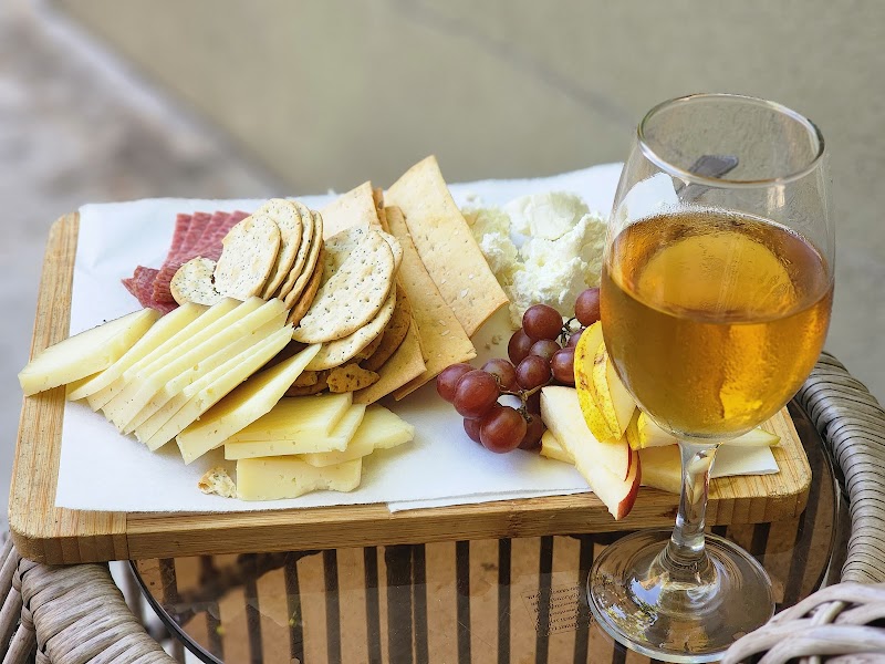 Lincoln Street Wine and Cigar Bar photo 2