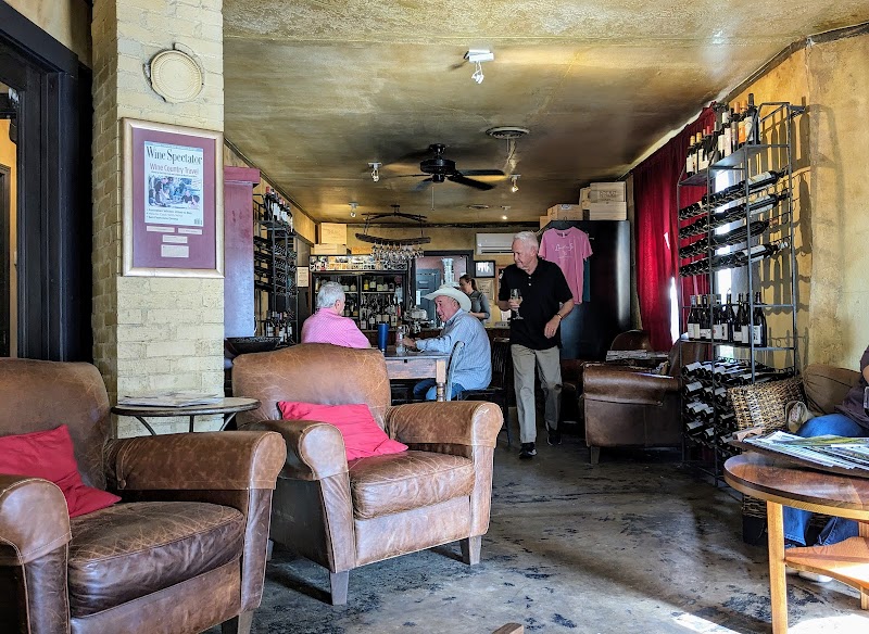 Lincoln Street Wine and Cigar Bar photo 3