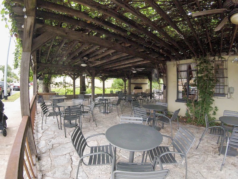 Lincoln Street Wine and Cigar Bar photo 4