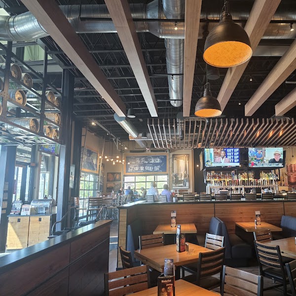 BJ's Restaurant & Brewhouse photo 4