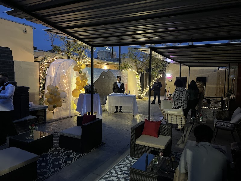Franciee social lounge ELP photo 4
