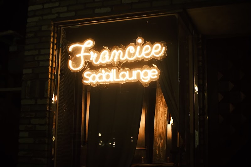 Franciee social lounge ELP photo 5