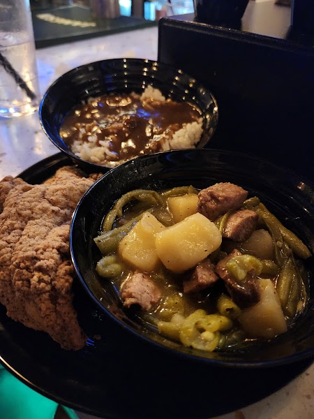 Izkina Restaurant & Lounge photo 5