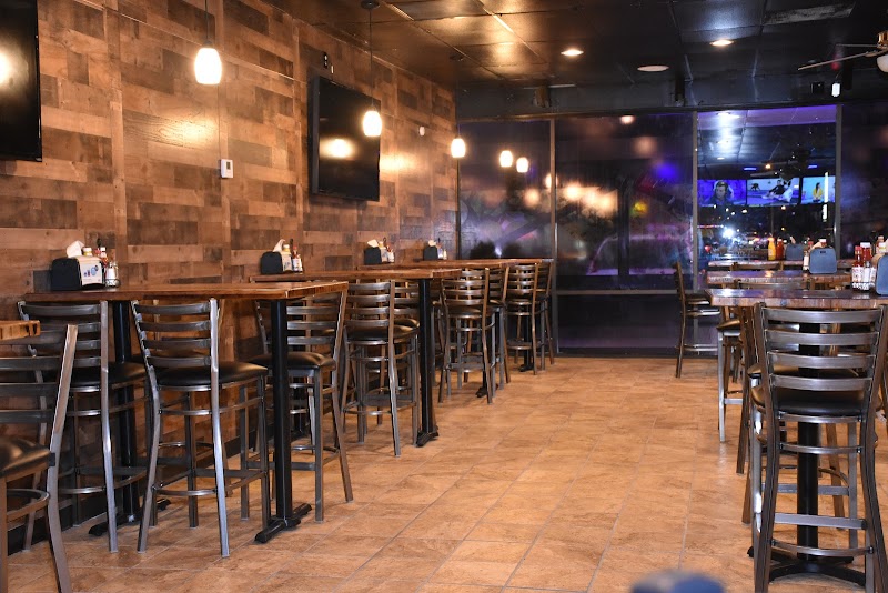 Luxor Sports Bar & Grill Hurst photo 4