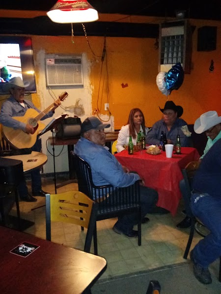 Tio's Lounge