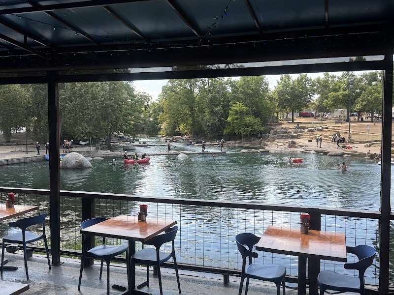 Ivar's River Pub photo 4