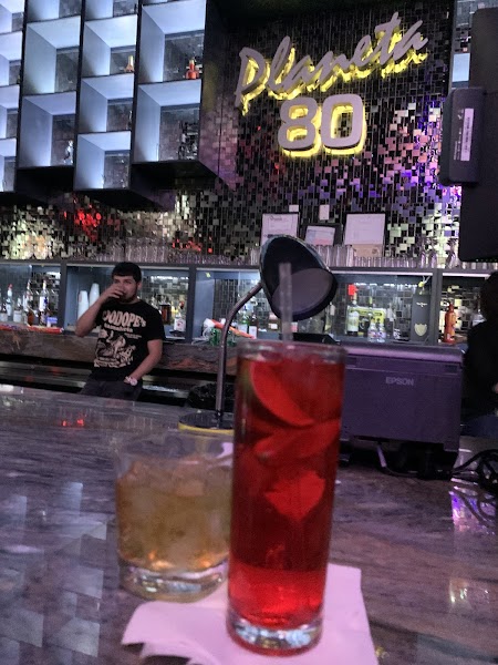 Planeta 80 Bar & Grill photo 4