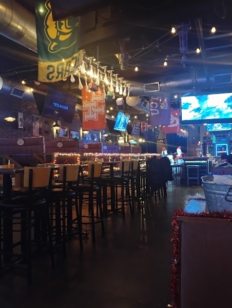 Reservoir-Bar, Patio & Kitchen photo 3