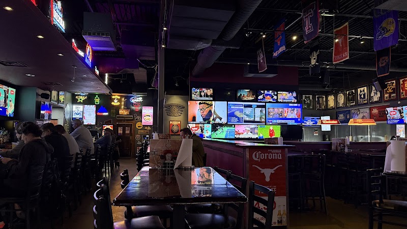 The HUB Sports Bar & Grill photo 3