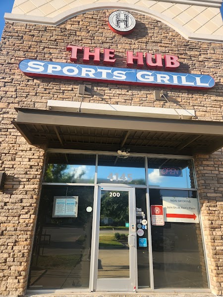 The HUB Sports Bar & Grill photo 4