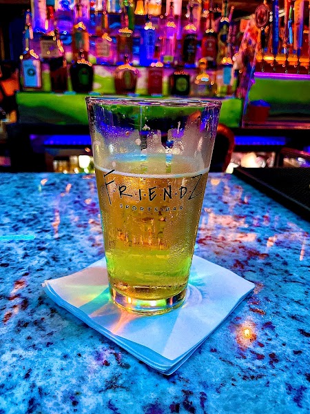 FriendZ Sports Bar & Kitchen photo 2