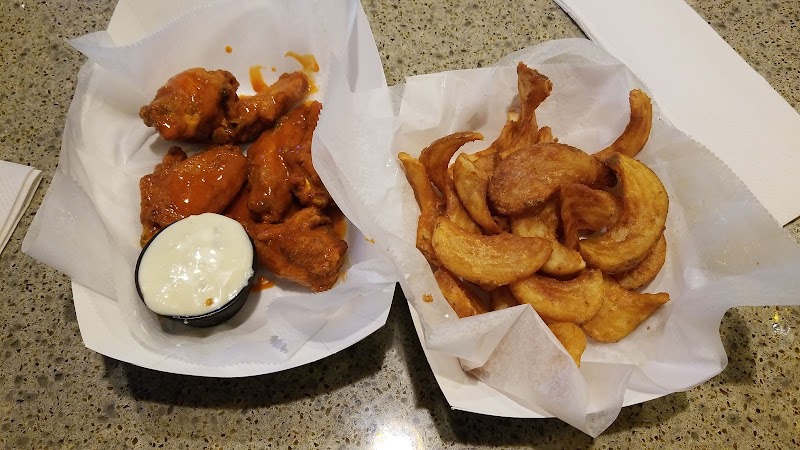 19 Degrees Sports Bar & Grill photo 2