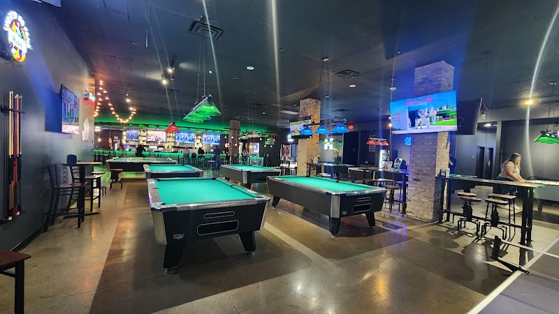 Hangout Restaurant & Sports Club photo 4