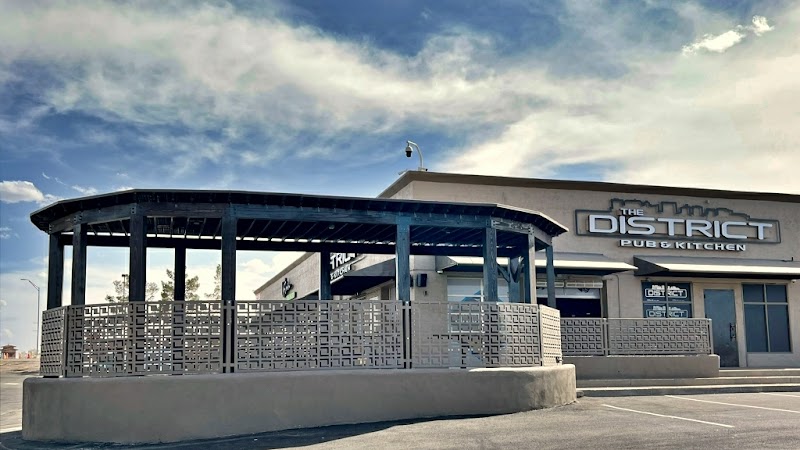 The District Pub & Kitchen