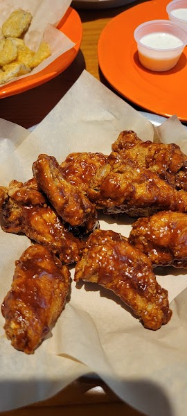 Hooters photo 4